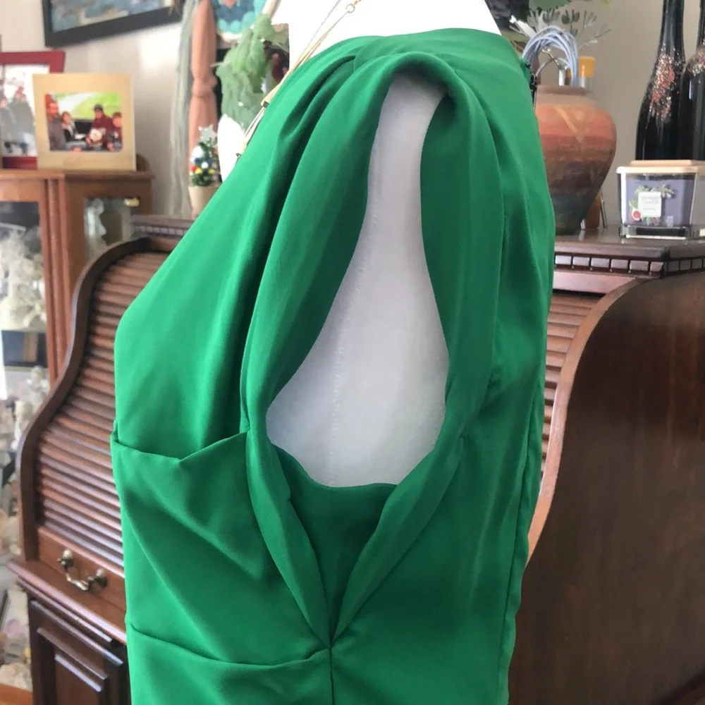Express Sheath Dress Boldly in Green - Picture 8 of 16